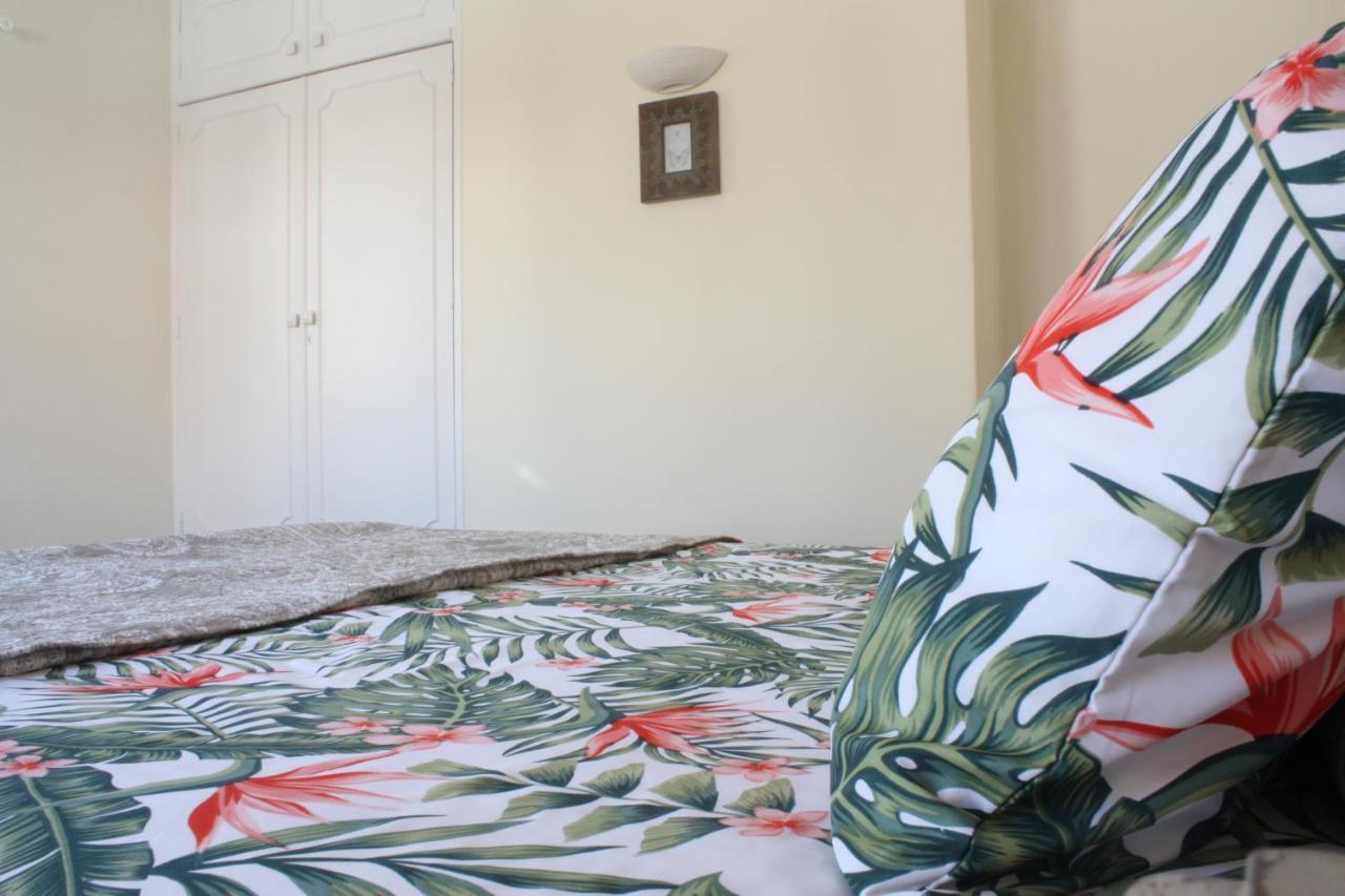 Petunia - Guest House カスカイス 部屋 写真